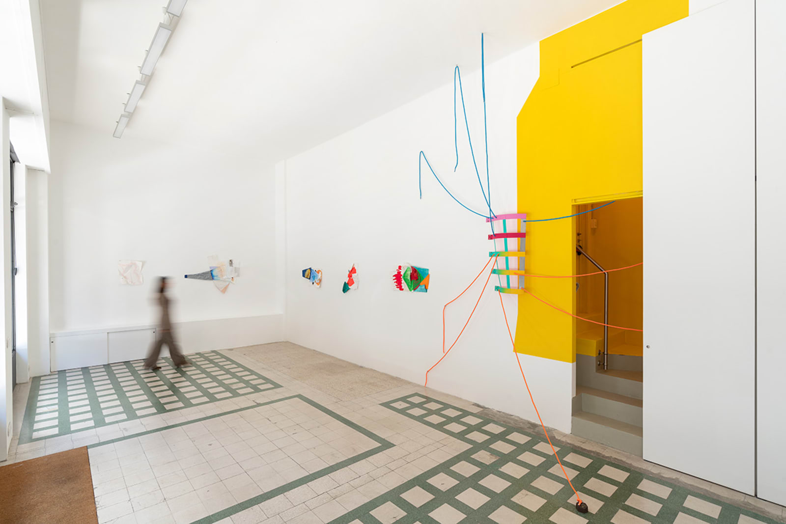 Jessica Stockholder – What is Normal. Installation view at Galleria Raffaella Cortese, via A. Stradella 1, Milan, 2021. Photo: Lorenzo Palmieri.