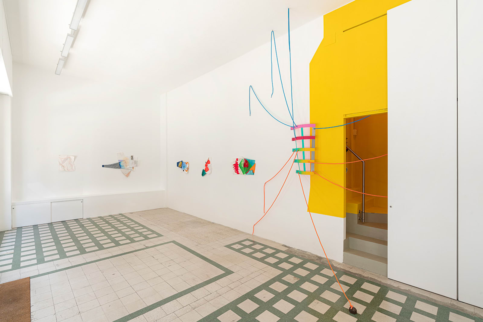 Jessica Stockholder – What is Normal. Installation view at Galleria Raffaella Cortese, via A. Stradella 1, Milan, 2021. Photo: Lorenzo Palmieri.