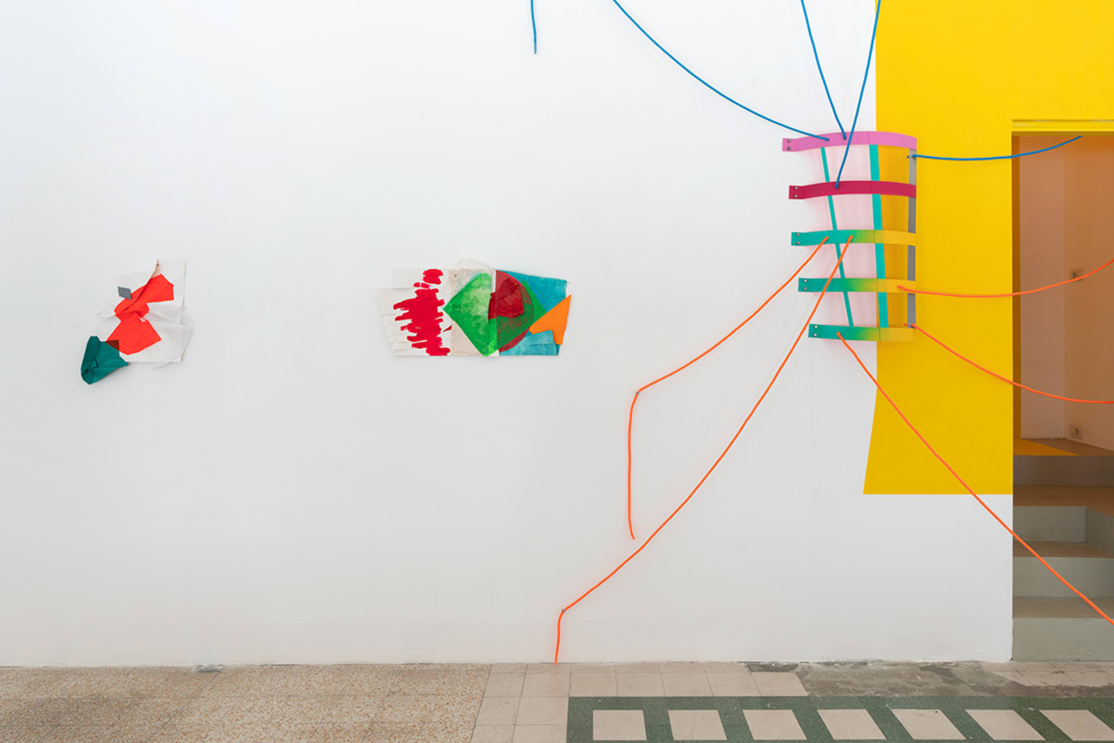 Jessica Stockholder – What is Normal. Installation view at Galleria Raffaella Cortese, via A. Stradella 1, Milan, 2021. Photo: Lorenzo Palmieri.