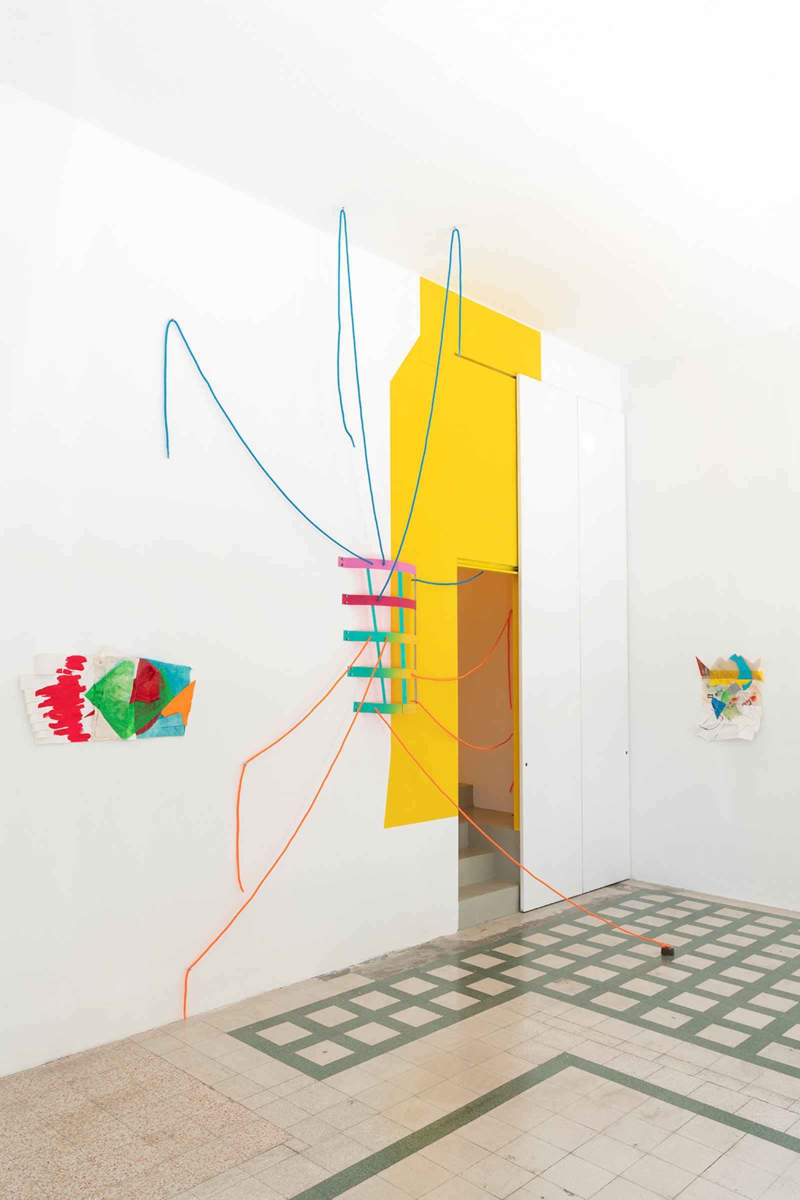 Jessica Stockholder – What is Normal. Installation view at Galleria Raffaella Cortese, via A. Stradella 1, Milan, 2021. Photo: Lorenzo Palmieri.